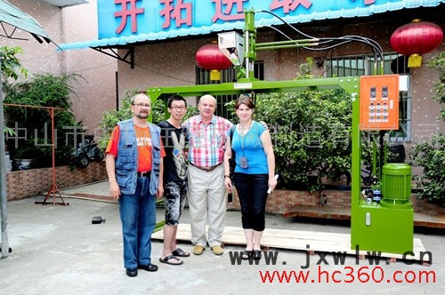 供應(yīng)廣東立式塑料擠出機(jī) 出口注塑機(jī)廠家