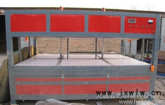 供應(yīng)博創(chuàng)3.3*2.2m亞克力吸塑機(jī)