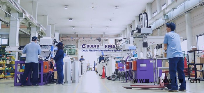 庫比克注塑機(jī)大型橫走取出機(jī)