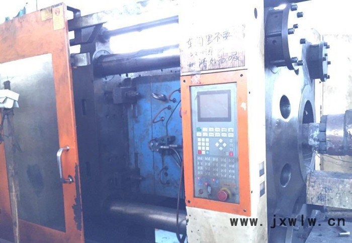 工廠轉(zhuǎn)讓2008年變量泵 廣東注塑機 凱迪威800T-400