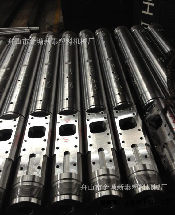 直銷世界**品牌注塑機(jī)螺桿機(jī)筒
