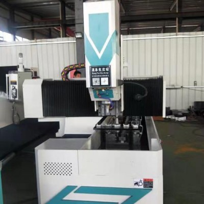 山東康泰供應(yīng)全自動(dòng)鉆孔機(jī) 小型數(shù)控鉆廠家 數(shù)控鉆孔機(jī) 自動(dòng)進(jìn)刀鉆床