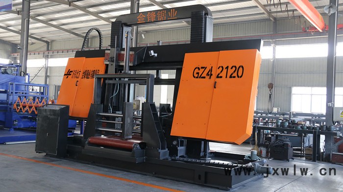 金鋒鋸業(yè)GZ42120大型定制帶鋸床