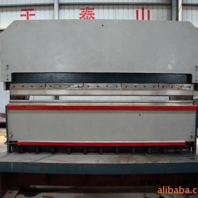 供應(yīng)QB12W67Y4000X100T**剪板折彎兩用機