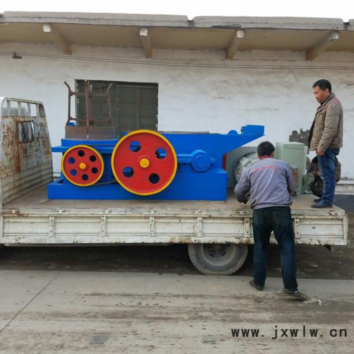 紅潤機(jī)械現(xiàn)貨供應(yīng)水箱式拉絲機(jī)