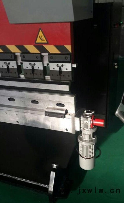 數(shù)控折彎機(jī),直銷數(shù)控折彎機(jī)【臺(tái)灣品牌統(tǒng)偉蘇州經(jīng)營部】  蘇州昆?