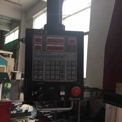 阿瑪達100t*3200mm 下動式數(shù)控折彎機