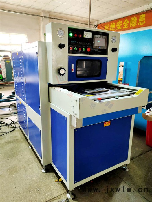足球高周波壓花機 駿精賽廠家供應(yīng)15KW高頻熱合機 售后可保修一年