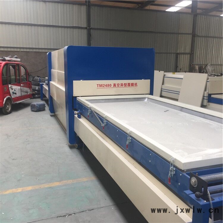 博陽機(jī)械供應(yīng) 家具板加工真空覆膜機(jī) 鏡面曲面型真空吸塑機(jī)