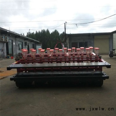 鋪膜精量播種機(jī) 慧聰機(jī)械廠家批發(fā) 種植花生播種覆膜機(jī)
