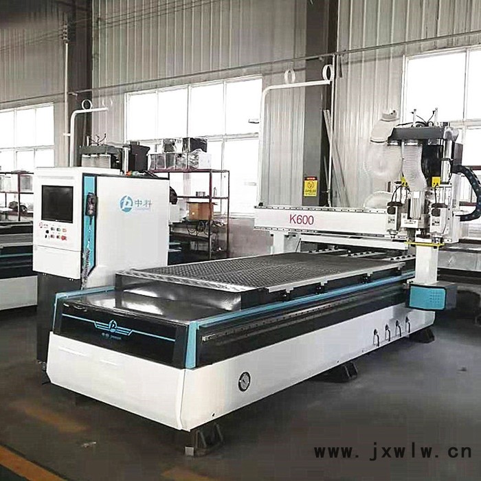 全自動覆膜機 雙工序排鉆柜體下料機 雙工序排鉆包板式家具開料機 雙頭開料機數(shù)控加工中心 濟南數(shù)控柜體下料機