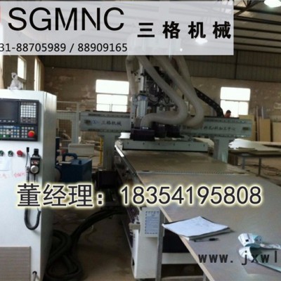 正負(fù)壓全自動(dòng)覆膜機(jī)木工雕刻機(jī)