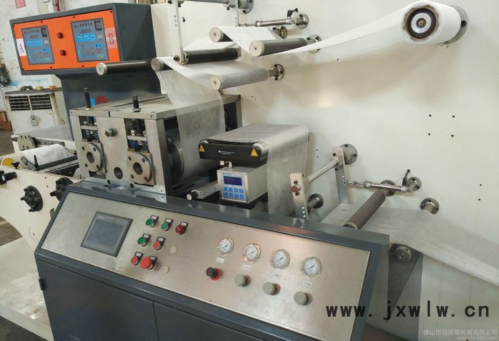 噴膠復(fù)合機(jī)，全伺服復(fù)合機(jī)，高精度噴槍復(fù)合機(jī)，高速自動復(fù)合機(jī)