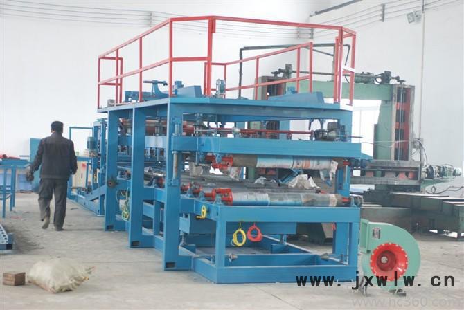 供應(yīng)信發(fā)夾芯板復(fù)合機(jī)質(zhì)量好的夾芯板復(fù)合機(jī)