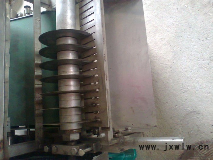 翔盛XS雞爪切段機(jī)   鳳腳切段機(jī)  雞爪分割機(jī)  雞腳分切機(jī)  鳳腳切割機(jī)   雞爪切割設(shè)備 鳳腳切割設(shè)備