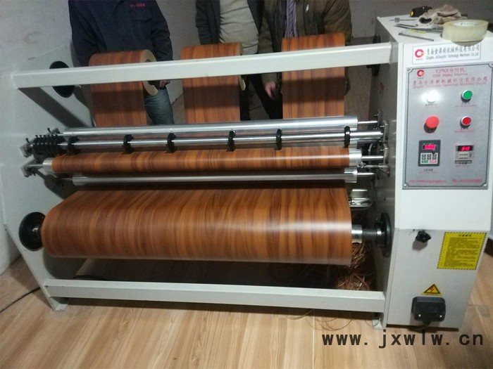 金港新機(jī)械廠1350A簡易分切機(jī)
