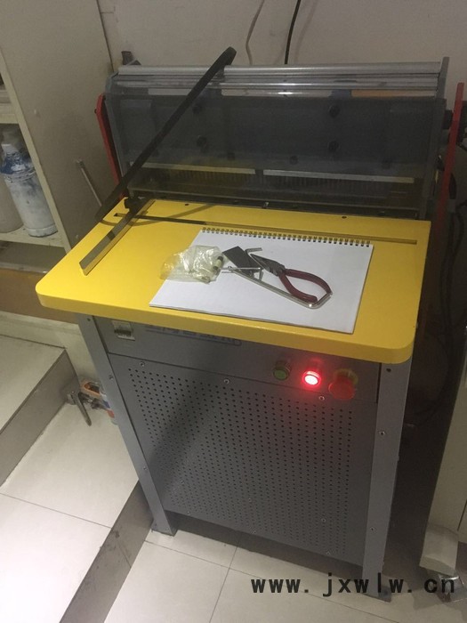 上海香寶SUPER450重型打孔裝訂機(jī)臺(tái)歷掛歷裝訂機(jī)多功能裝訂機(jī)