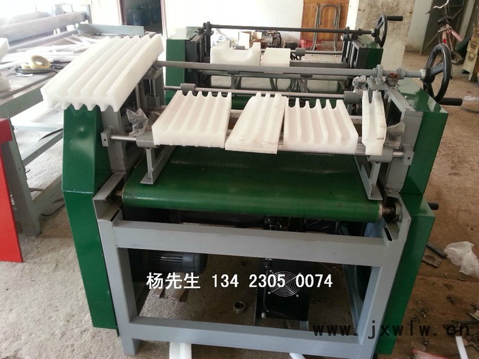 供應(yīng)萬川800L珍珠棉開槽機(jī)，珍珠棉開槽機(jī)價格，珍珠棉開槽機(jī)廠家
