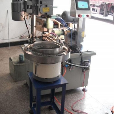 電腦自動打孔機(jī)   線路板電腦自動打孔機(jī)    超聲波自動打孔機(jī)   自動打孔機(jī) 數(shù)控  樂清南田自動化設(shè)備有限公司