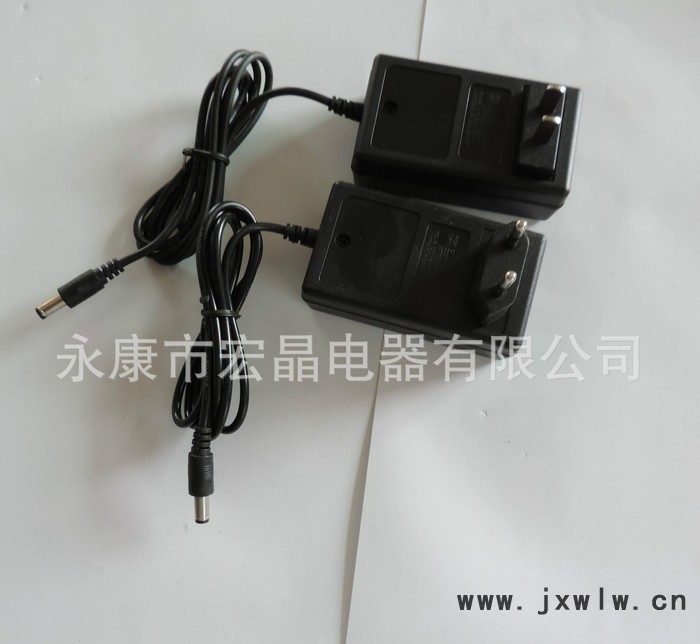 手電鉆鋰電池充電器  12V、14.4V、16.8V、18V