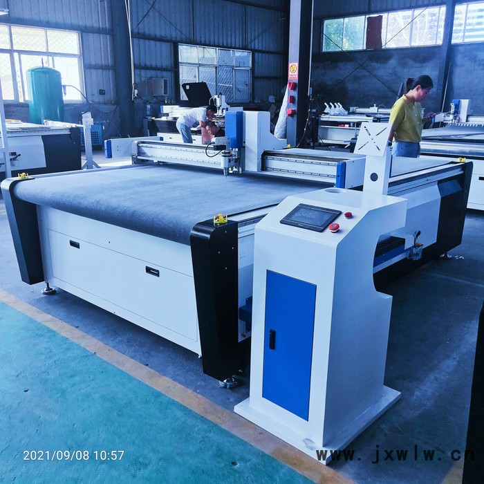 鐳神數(shù)控LS-1625 振動(dòng)刀切割機(jī)  布料切割機(jī)   皮革切割機(jī)