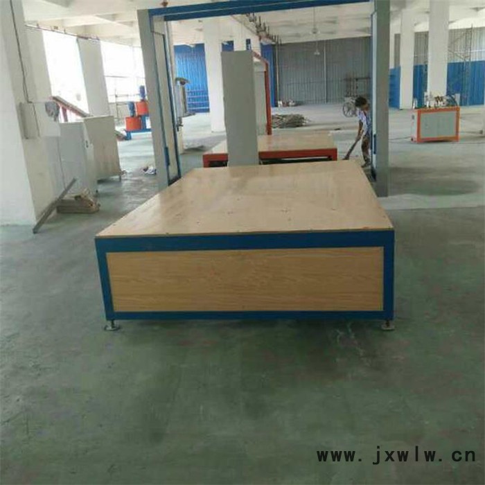 公司生產(chǎn)EPS線條數(shù)控切割機(jī)   eps裝飾切割機(jī)    泡沫檐線切割機(jī)  歡迎電話聯(lián)系