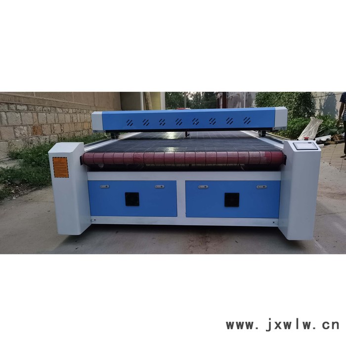 銳宏激光 1325  激光切割機(jī) 激光雕刻機(jī)  自動(dòng)上料全自動(dòng)激光機(jī)切割機(jī)
