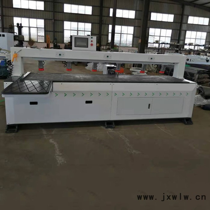 鴻鑫三友 木工機(jī)械激光掃描隱形件開(kāi)槽側(cè)孔機(jī)全屋定制家具數(shù)控全自動(dòng)雕刻機(jī)