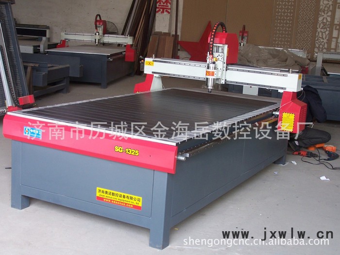 供應(yīng)神工南陽木工雕刻機(jī)