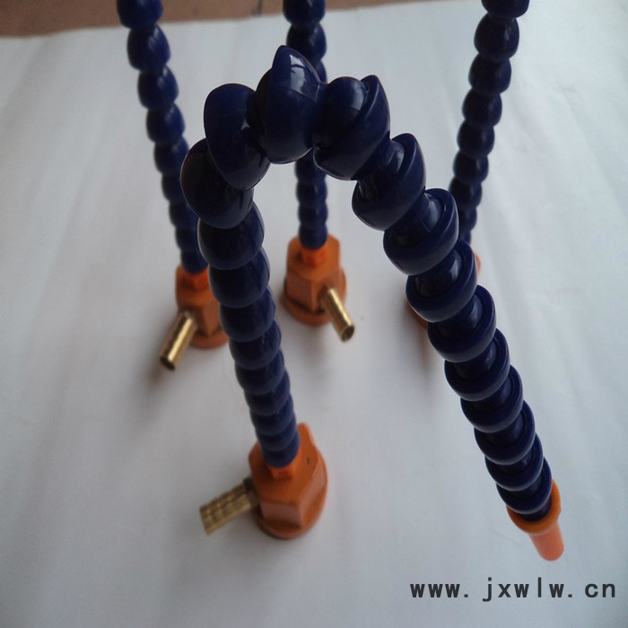 滄州宏泰定做機(jī)床金屬冷卻噴霧器 雕刻機(jī)噴霧器 數(shù)控萬(wàn)向管冷卻塑料水管總成