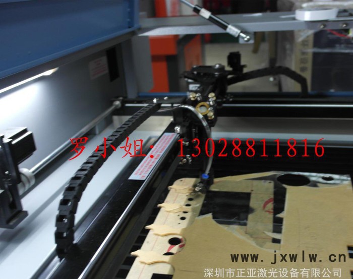 直銷 金屬激光切割雕刻機(jī) 木質(zhì)工藝品雕刻機(jī)