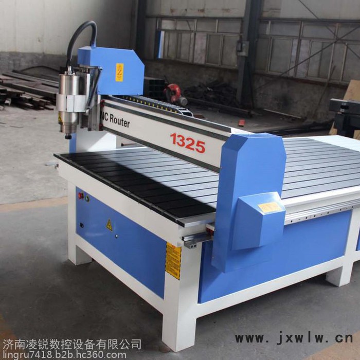凌銳LR-1325木工雕刻機(jī)廠(chǎng)家數(shù)控開(kāi)料機(jī)品牌木工浮雕機(jī)