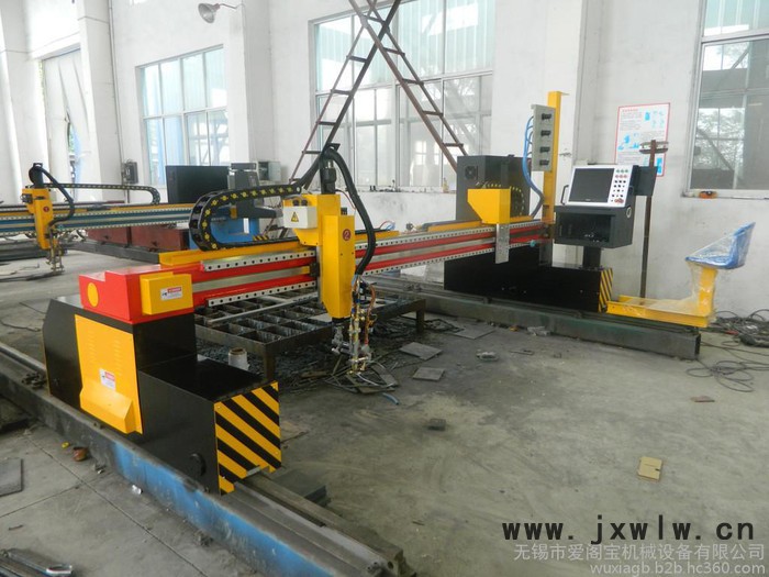 美國海寶數(shù)控切割機(jī)