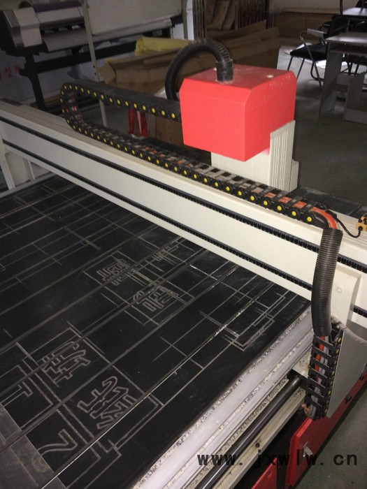 北京天津西安哪里有YH-1218標(biāo)牌 廣告雕刻機(jī)廠家Engraving machine