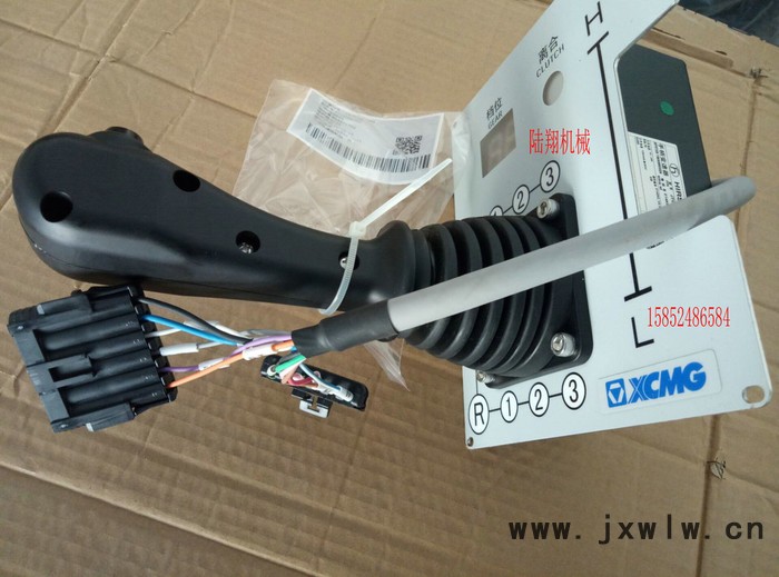 徐工XS223J壓路機(jī)變速器 電子換擋器 變速手柄 換檔桿 電控變速器 配件 廠家 售后