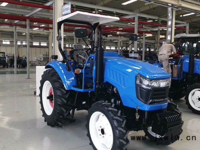 東風804拖拉機加大型燃油箱，滿足用戶長時間作業(yè)需求濰柴發(fā)動機拖拉機