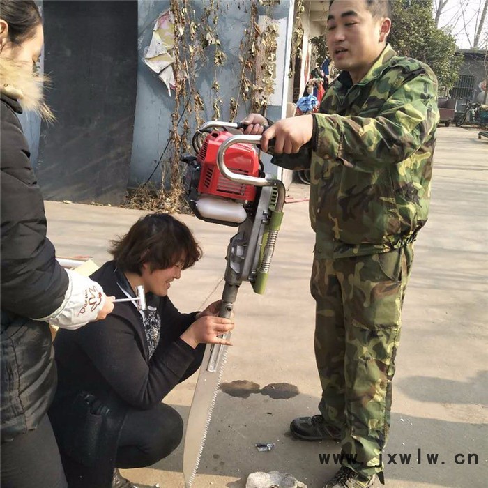 進(jìn)口發(fā)動機二沖程汽油機挖樹機挖小樹苗的移苗機起樹機價格富興