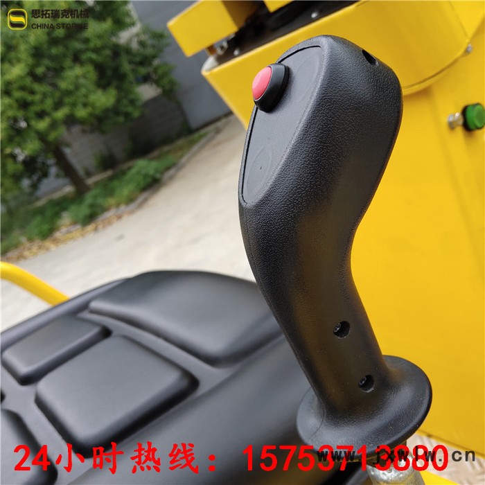 思拓瑞克ST2000 請(qǐng)為我轉(zhuǎn)身2噸全液壓振動(dòng)壓路機(jī) 小型柴油三缸水冷洋馬發(fā)動(dòng)機(jī)壓路機(jī) 瀝青管溝振動(dòng)碾軋道機(jī)**價(jià)