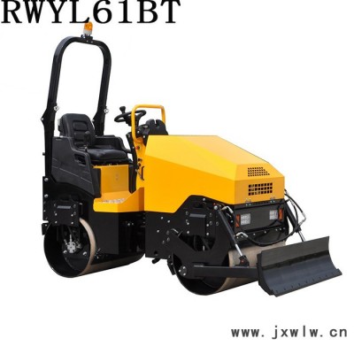 推鏟壓路機(jī)RWYL61BT英國(guó)鉑金斯發(fā)動(dòng)機(jī)法國(guó)柱塞液壓馬達(dá)雙驅(qū)行走意大利馬達(dá)驅(qū)動(dòng)雙輪振動(dòng)路得威價(jià)格可議 小型壓路機(jī)
