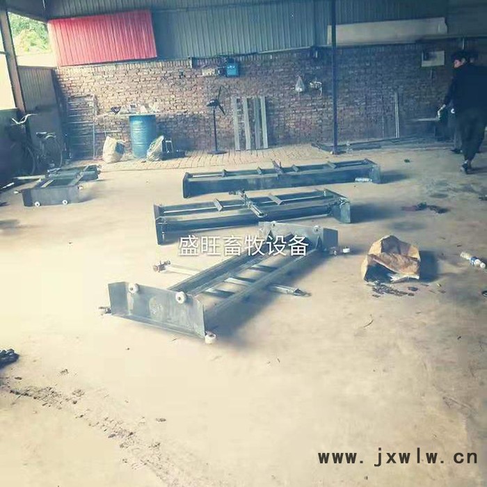 滄州盛旺畜牧全自動刮糞機   新型雞舍清糞設(shè)備批發(fā)零售  自動刮糞機種類齊全   雞舍糞尿分離設(shè)備