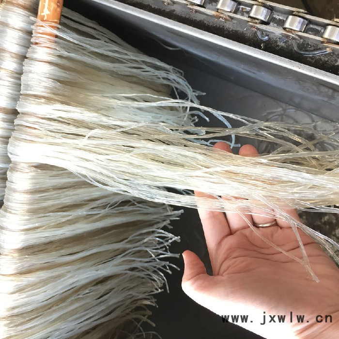 玉米秸稈粉碎設(shè)備河南 棉桿粉碎機(jī) 木屑粉碎機(jī)