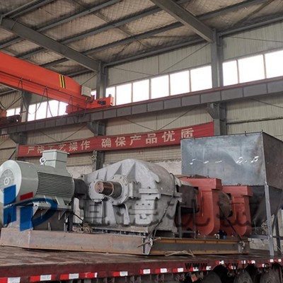 恒德300小型橡膠粉碎機價格 輪胎粉碎設(shè)備價格 小型輪胎粉碎機設(shè)備價格 廢舊輪胎粉碎機價格