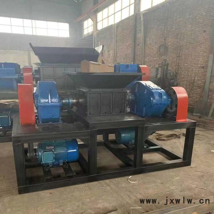 供應(yīng)雙永機(jī)械大型撕碎機(jī)廢舊自行車粉碎設(shè)備廠家雙軸撕碎機(jī)售后