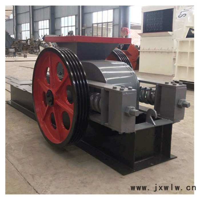 雙輥式碎石機(jī) 廠家低價(jià)銷售石灰石粉碎設(shè)備 中小型 對(duì)輥式破碎機(jī)