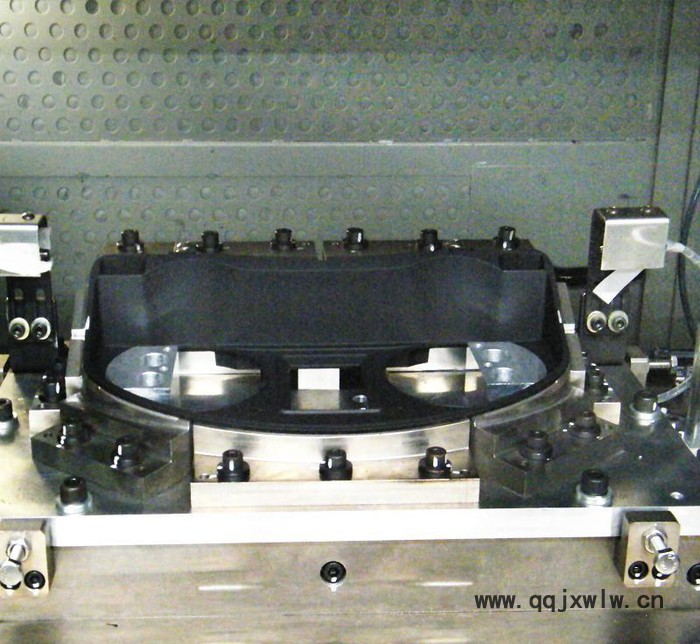 儀表盤焊接機(jī)_汽車儀表盤焊接機(jī)_汽車尾燈焊接機(jī)_大慶門板焊接