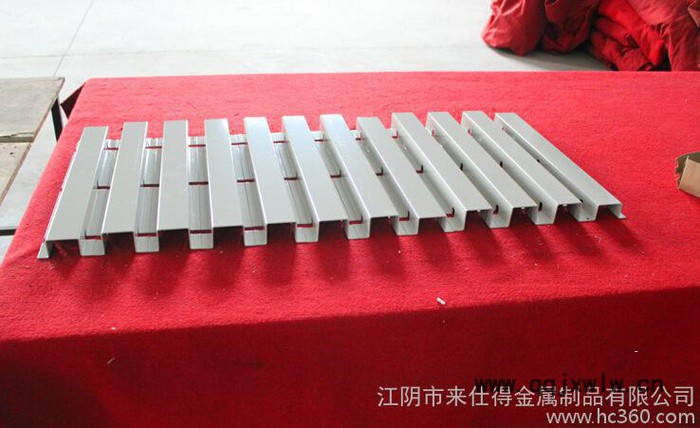 數(shù)控鈑金件、 工業(yè)控制柜殼體 、激光切割、靜電噴塑加工