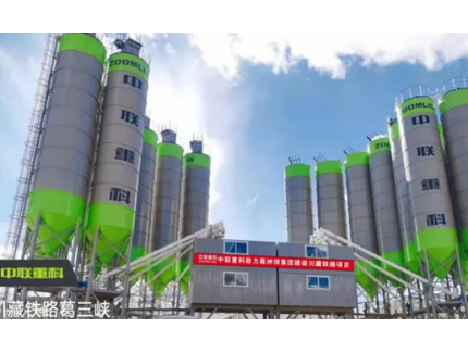 冰雪嚴寒戰(zhàn)猶酣！中聯(lián)重科攪拌站率先進軍川藏鐵路建設(shè)